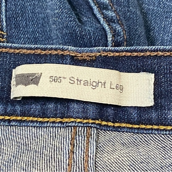 Levi’s 505 Straight Leg Jeans 30x28 Dark Wash Blue Denim Snap Pocket Classic Fit - Picture 4 of 5